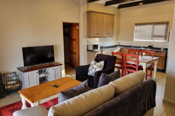 Last Cast - Lounge and kitchen